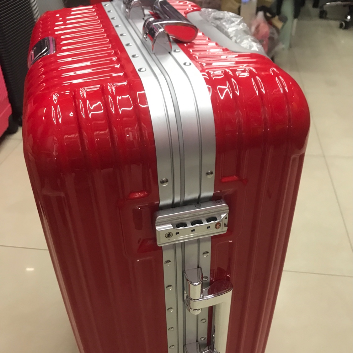 ins潮铝框拉杆箱耐磨防刮不留痕迹，结婚必备旅行箱产品图