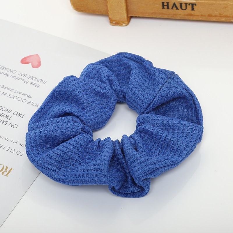 Factory direct sales of large, simple and large intestine hair bands, new striped knitted thick hair flowers, high-elasticity hair ties and hair bands Application Scenario