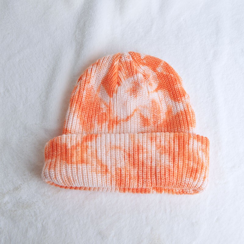 Autumn and winter knitted Korean-style fashionable, versatile and warm tie-dyed hat detail image 5