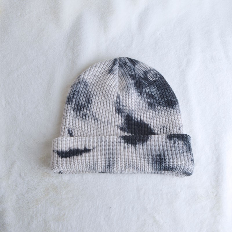Autumn and winter knitted Korean-style fashionable, versatile and warm tie-dyed hat detail image 7