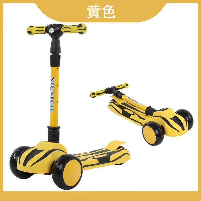 Multi-functional illuminated music scooter detail image 3