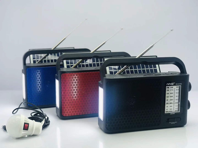 New solar speaker: NS-S919S 🎉🎉 supports FM/AM/SW multi-band product size: 222*80* 125MM outer box size :47.5*46*56CM box number: 40 pieces gross weight: 34.8KG color: black/red/blue [rose] Application Scenario