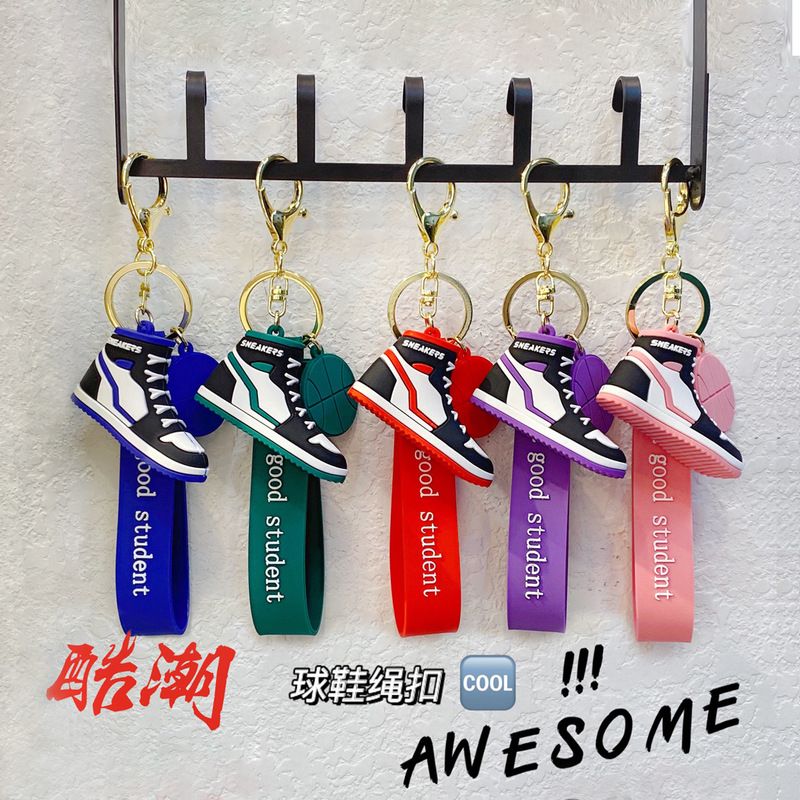 Creative and cool sneaker rope buckle, popular keychain pendant, PVC shoe pendant, personalized men's and women's bag pendant