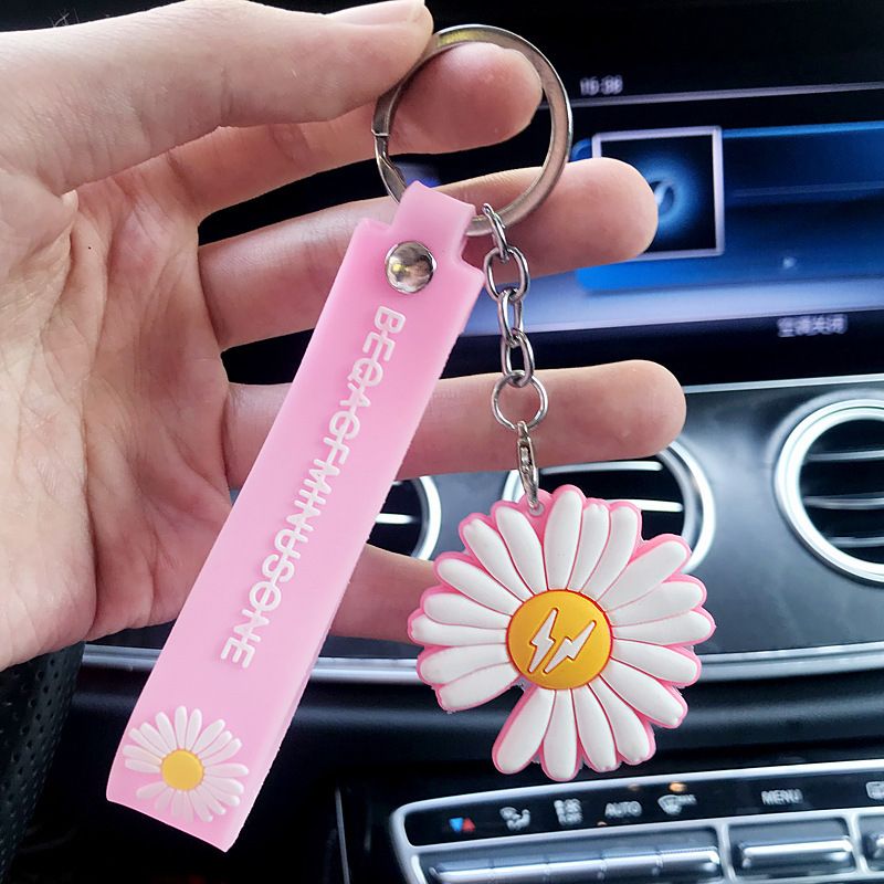 Small Daisy keychain, creative chrysanthemum car key pendant, gift, Yiwu small commodities and small gifts, street stall supply details Picture