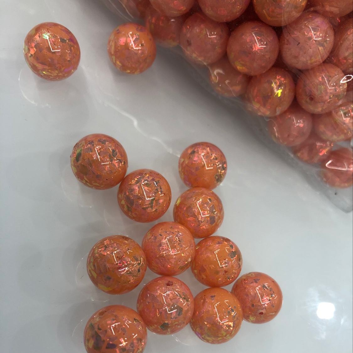 DIY glass bead and Hengyang bead jewelry accessories have become popular online bestsellers