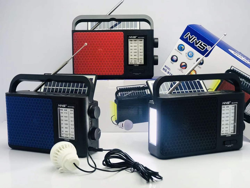New solar speaker: NS-S919S 🎉🎉 supports FM/AM/SW multi-band product size: 222*80* 125MM outer box size :47.5*46*56CM box number: 40 pieces gross weight: 34.8KG color: black/red/blue [rose] Item Picture