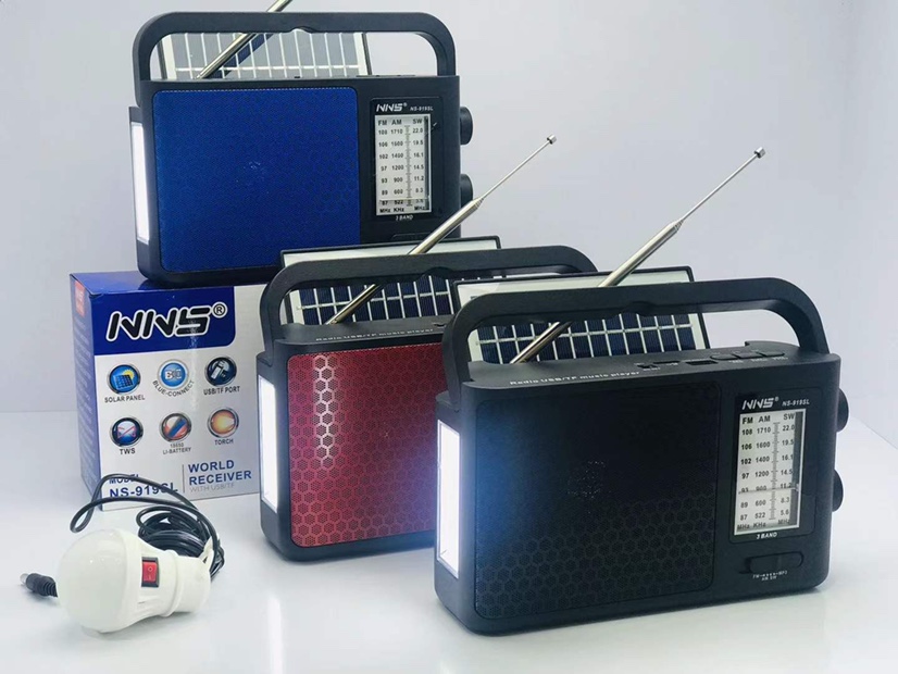 New solar speaker: NS-S919S 🎉🎉 supports FM/AM/SW multi-band product size: 222*80* 125MM outer box size :47.5*46*56CM box number: 40 pieces gross weight: 34.8KG color: black/red/blue [rose] undefined