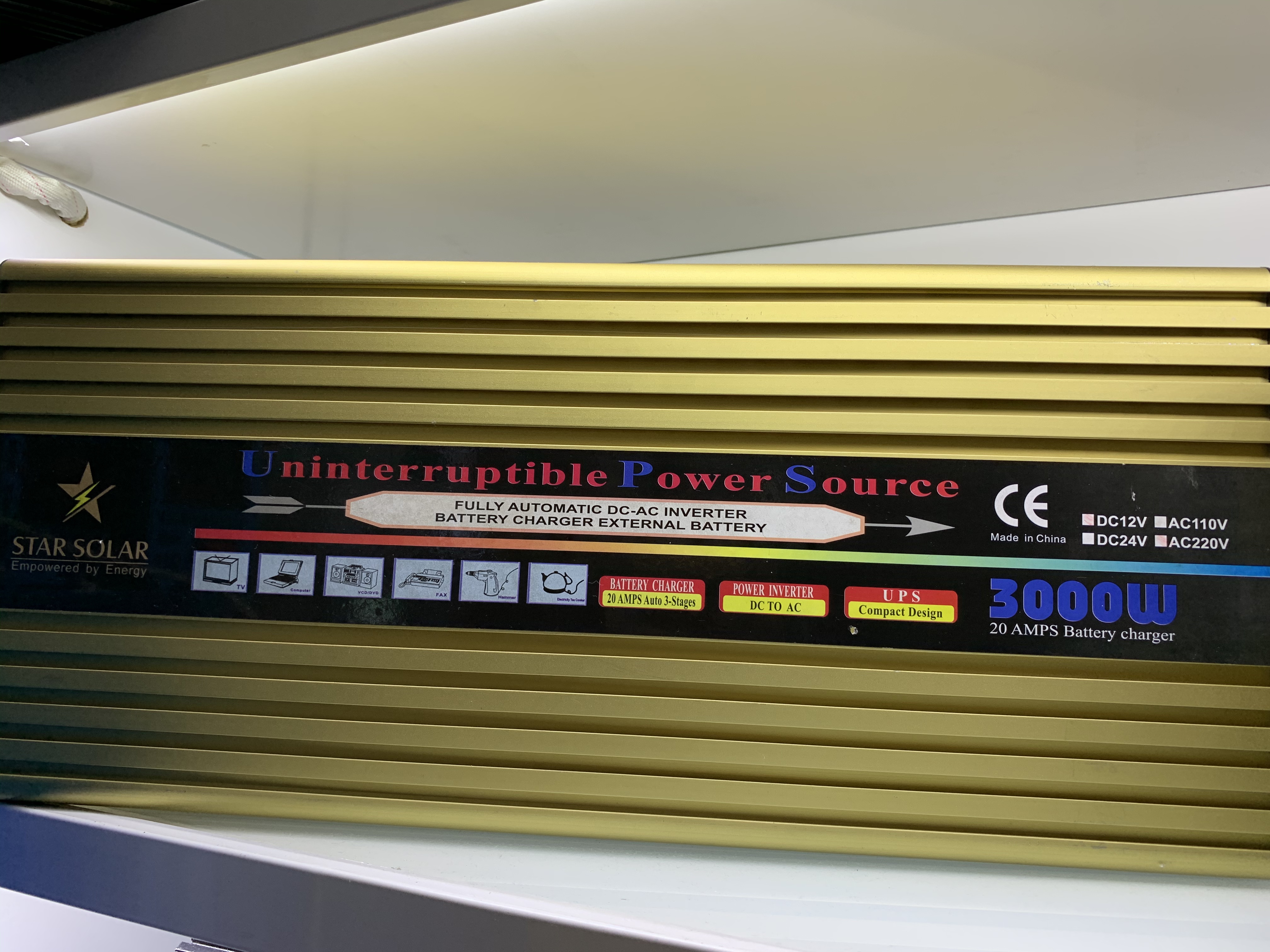 1500W inverter with charging battery function产品图