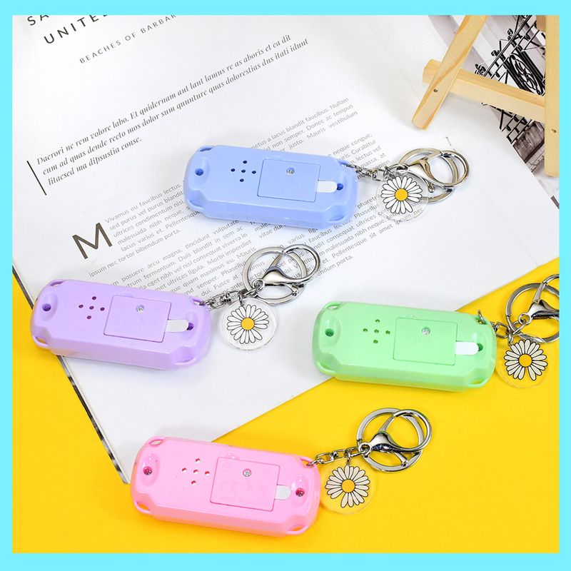 ins Creative mini game key chain Tetris schoolbag student personality gift car widget Application Scenario