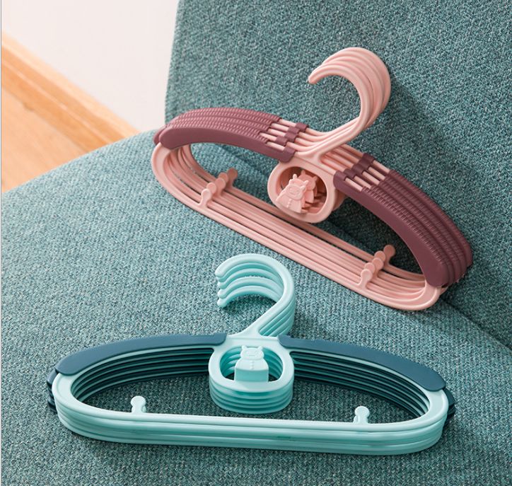 Children's retractable clothes hanger cute cartoon bear adjustable seamless clothes hanging clothing store clothes support plastic clothes hanger
