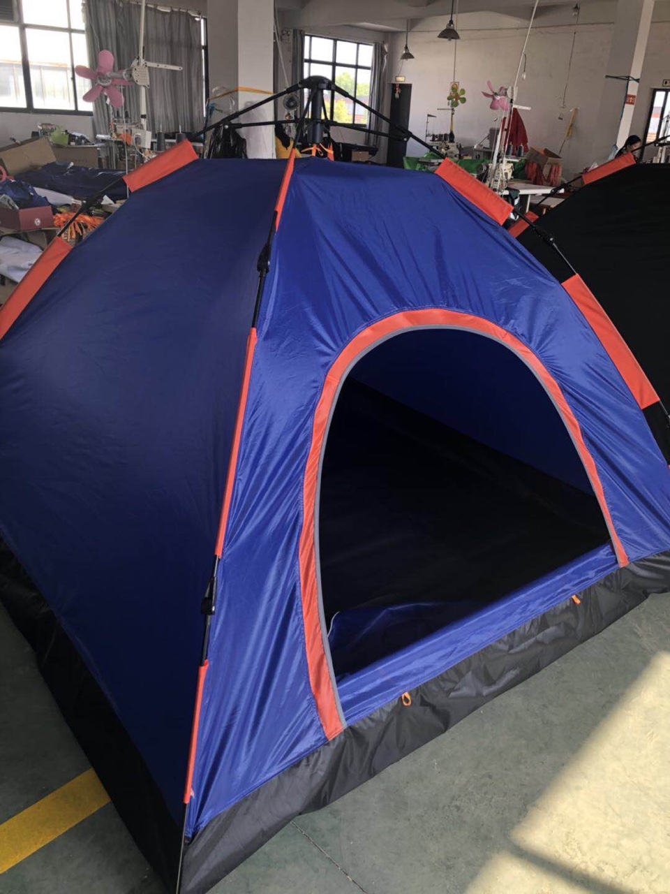 Automatic Single-Deck Tent
