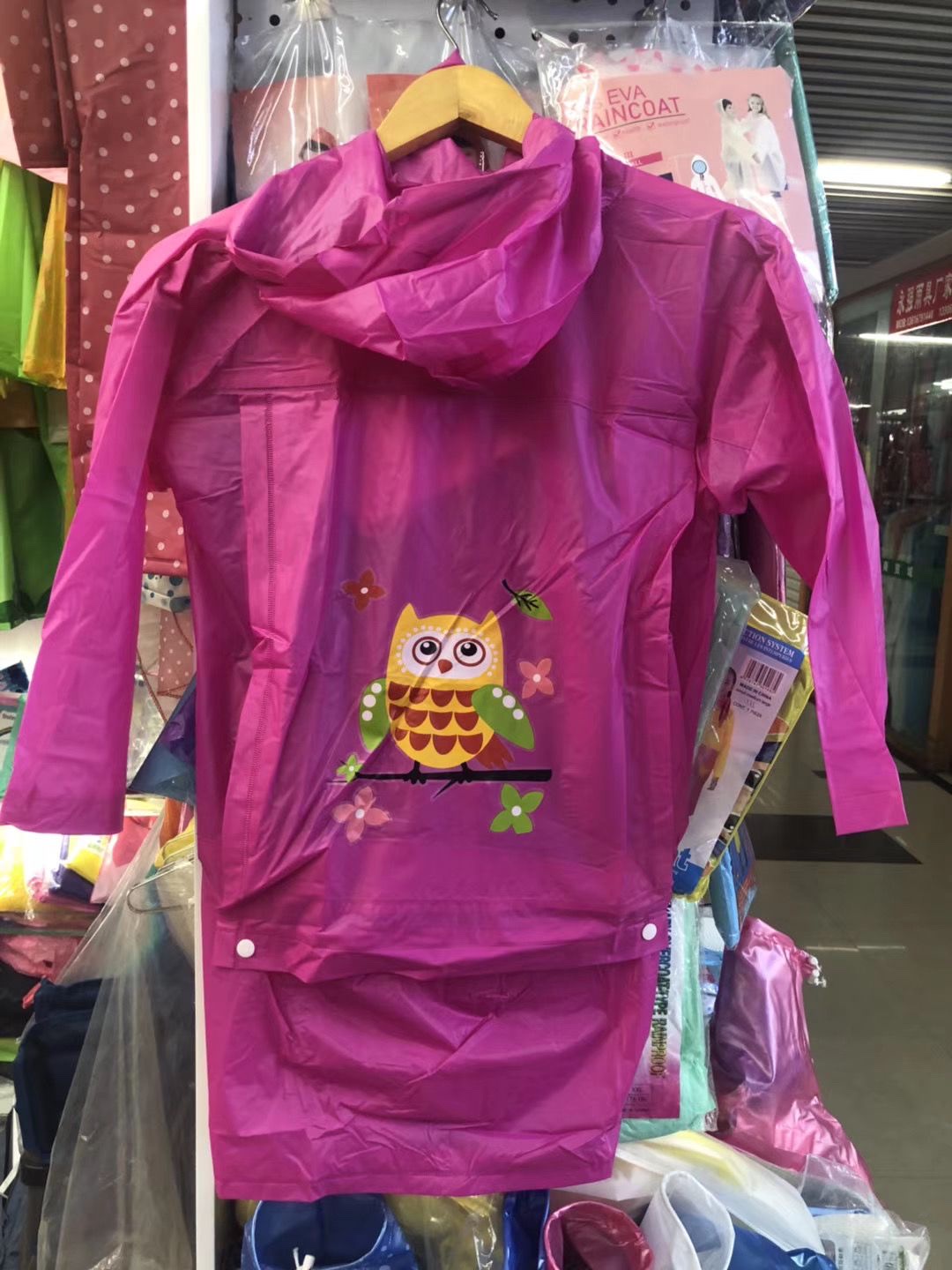 Factory direct sales of children's cartoon raincoats, schoolbags and raincoats details Picture