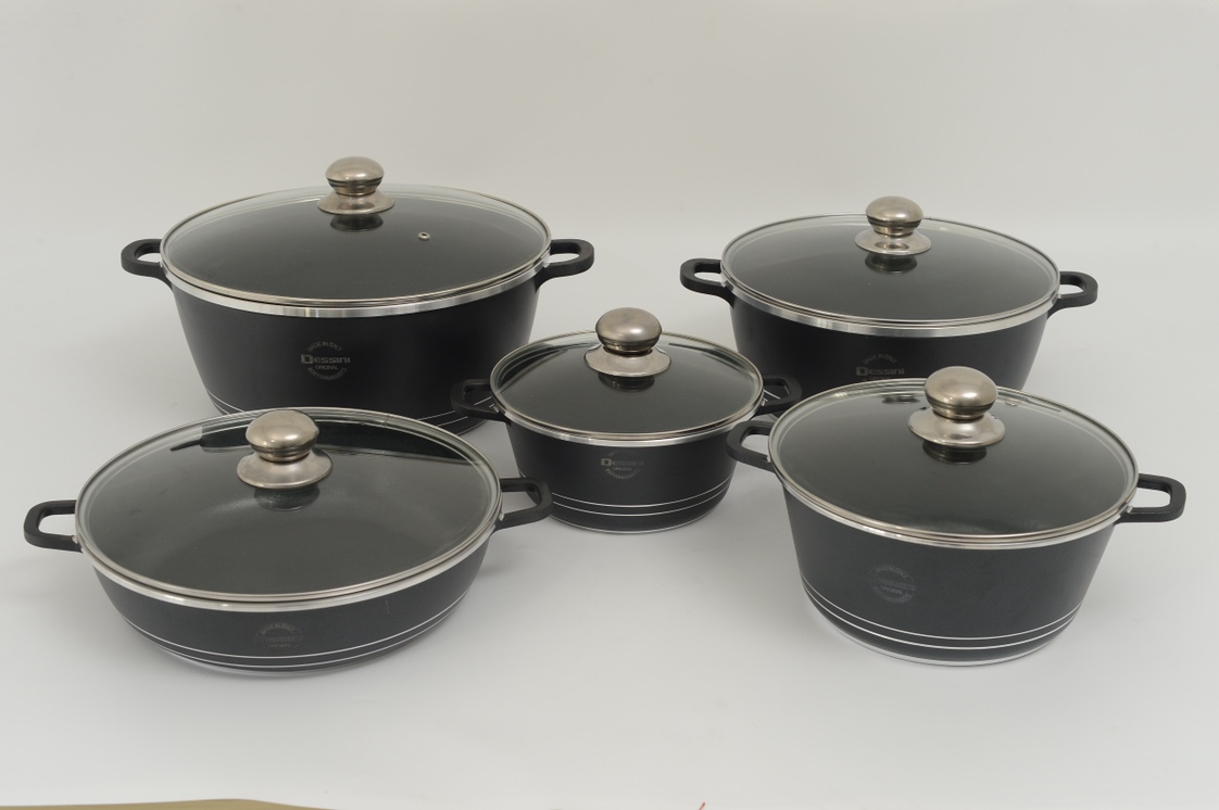 Black pot cover