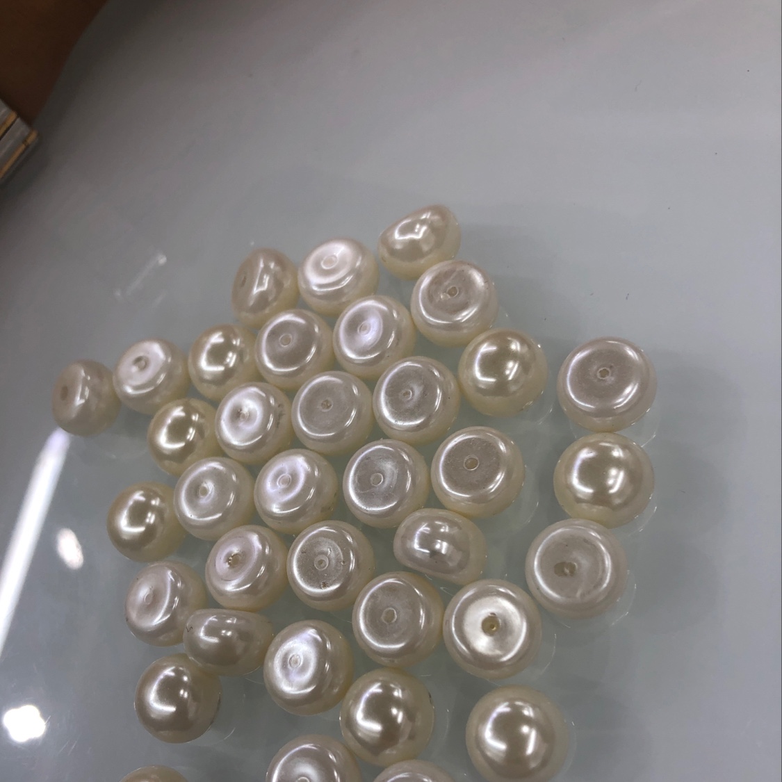 12m high-gloss bread imitating pearls details Picture