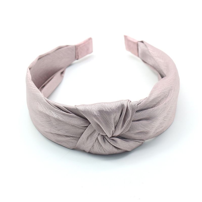 Korean autumn and winter new headband fashion fabric middle knot hair accessory, ladies' hairpin wide border smooth hair accessory Application Scenario