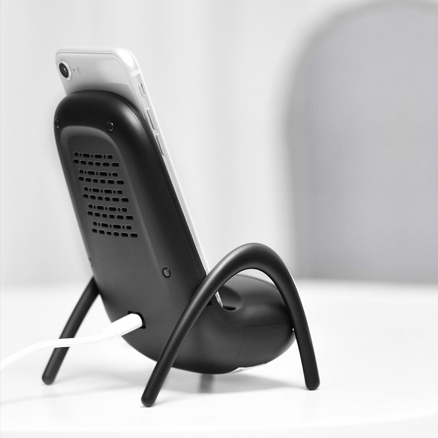 The amplifying wireless charger is suitable for fast charging of Apple, Android and Samsung mobile phones Specification image
