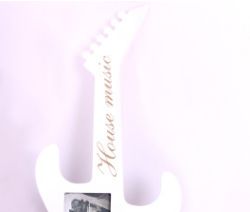 Creative wood guitar modeling silk screen picture frame Home decoration wall decoration Creative picture frame guitar picture frame Application Scenario