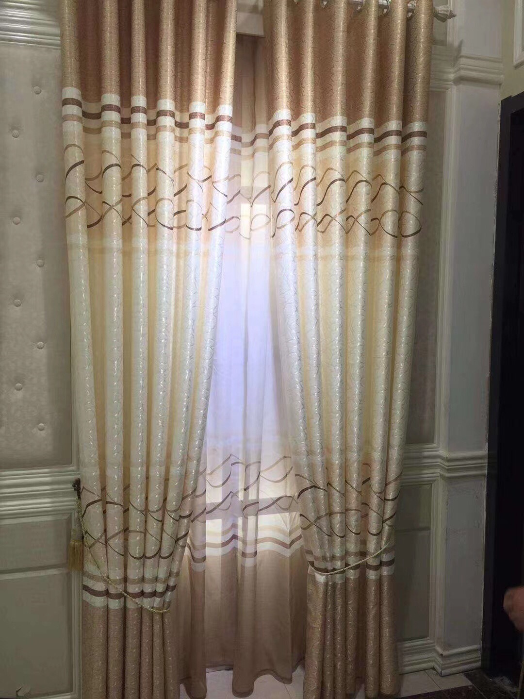 Welcome to purchase the 2021 new modern printed curtains in a full range of colors details Picture