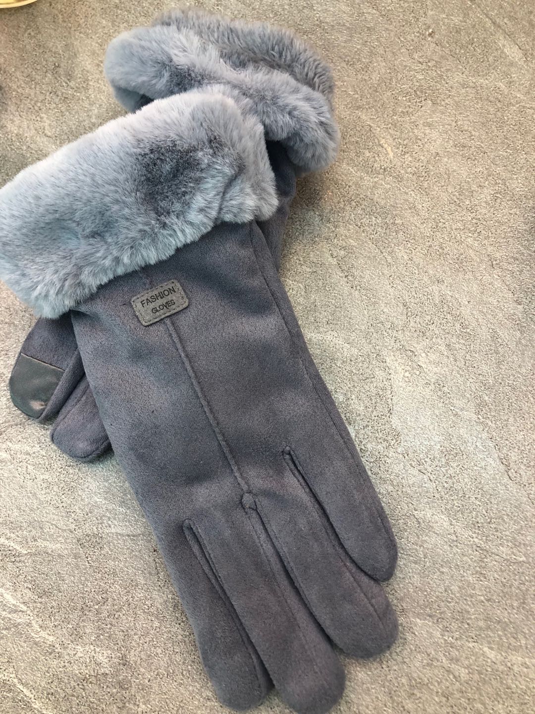 Warm gloves and cycling gloves come in a variety of styles with favorable prices. 22