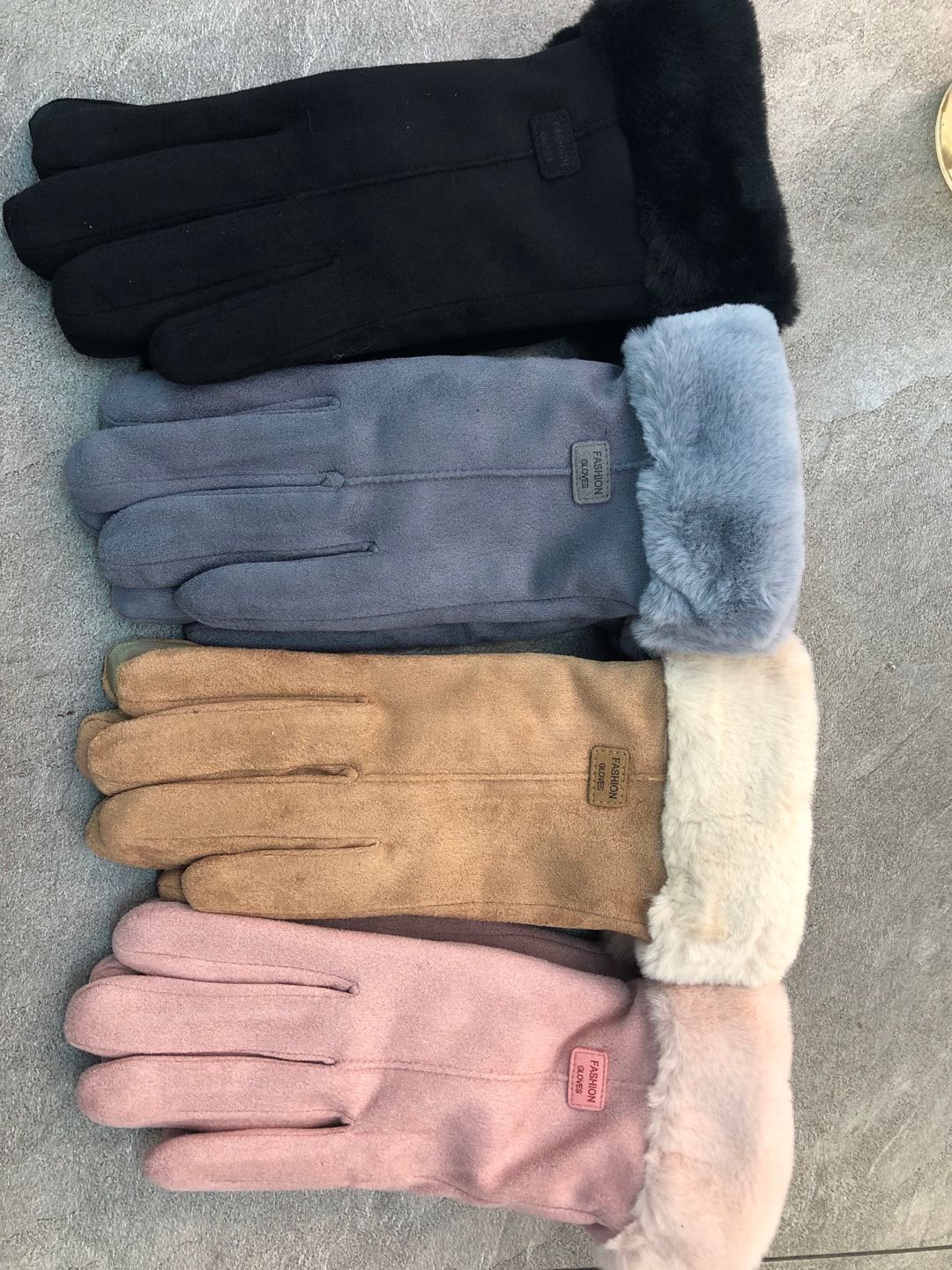 Warm gloves and cycling gloves come in various styles and are available at favorable prices. 19
