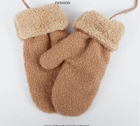 Warm gloves and cycling gloves come in a variety of styles and are available at favorable prices