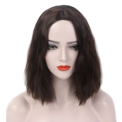 A new wig for short, medium-parted, slightly wavy, medium-long and synthetic fiber hair for European and American women
