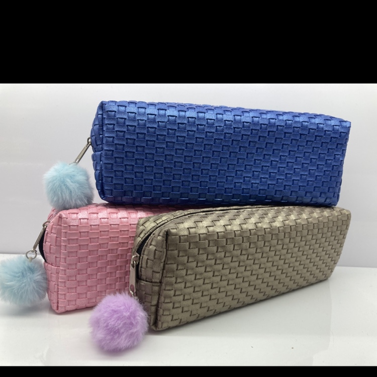 The pill bag is woven into a stylus thumbnail