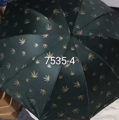 Three-section umbrella black rubber maple leaf