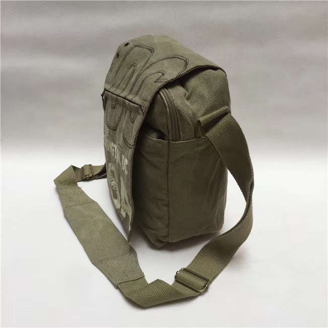 帆布斜挎包单肩包男女通用款旅行小背包详情图3