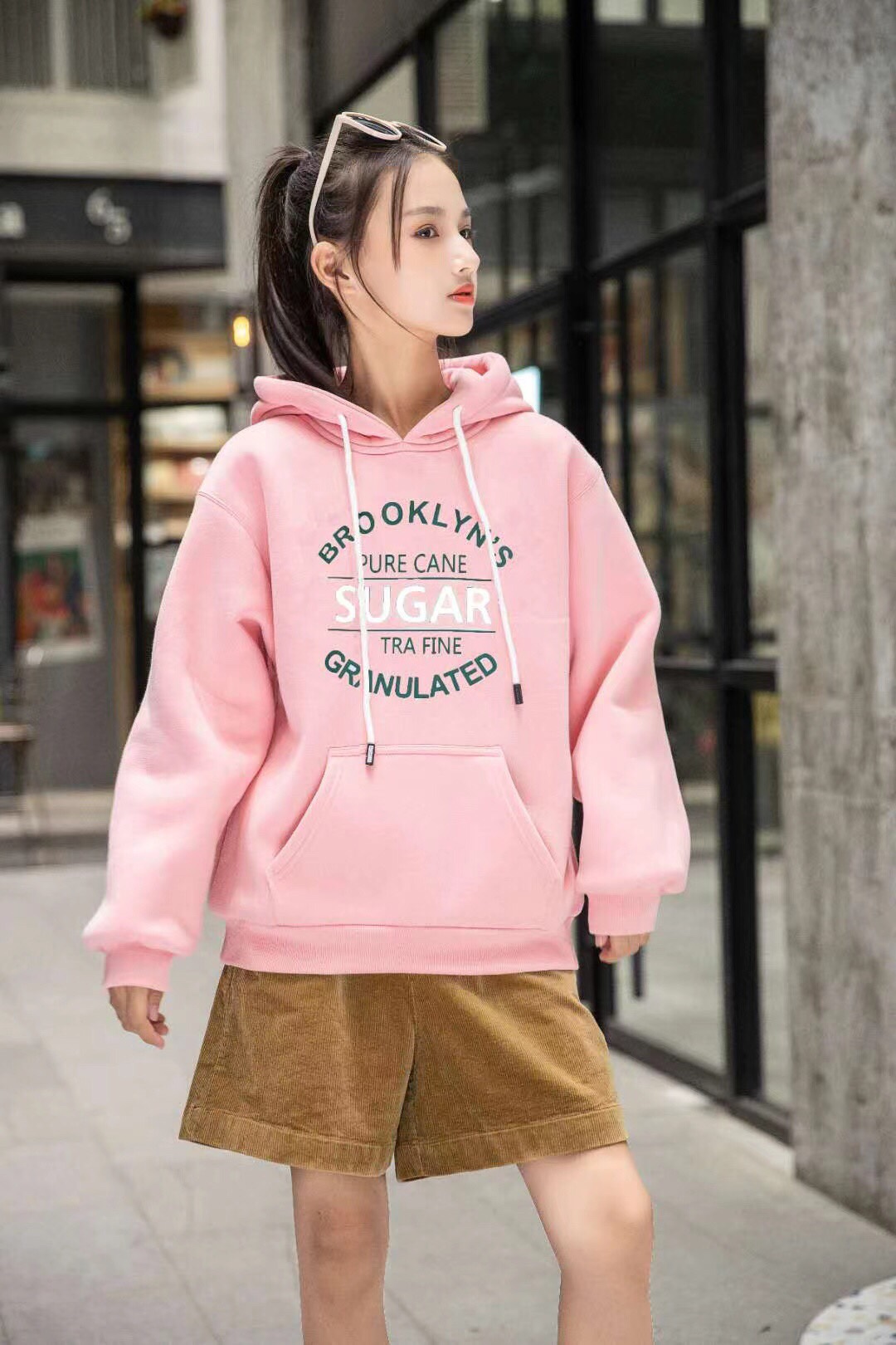 One-piece fleece hoodie for girls, five sizes, aged nine to fifteen detail image 2