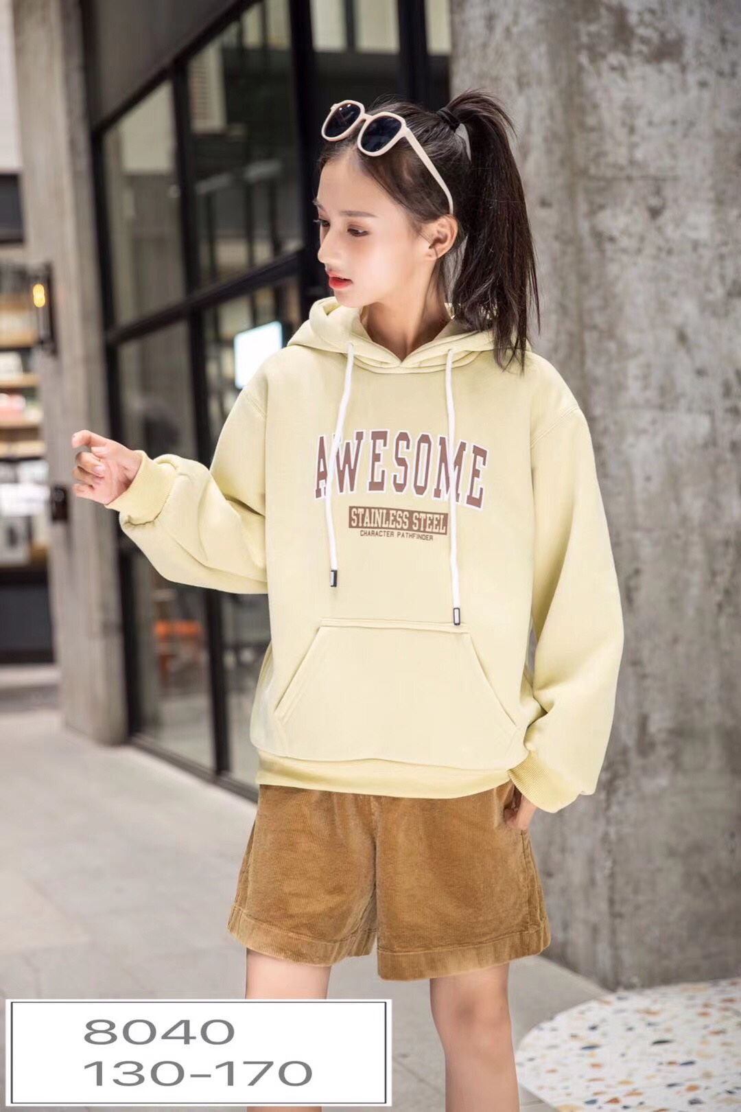 One-piece fleece hoodie for girls, five sizes, aged nine to fifteen detail image 1