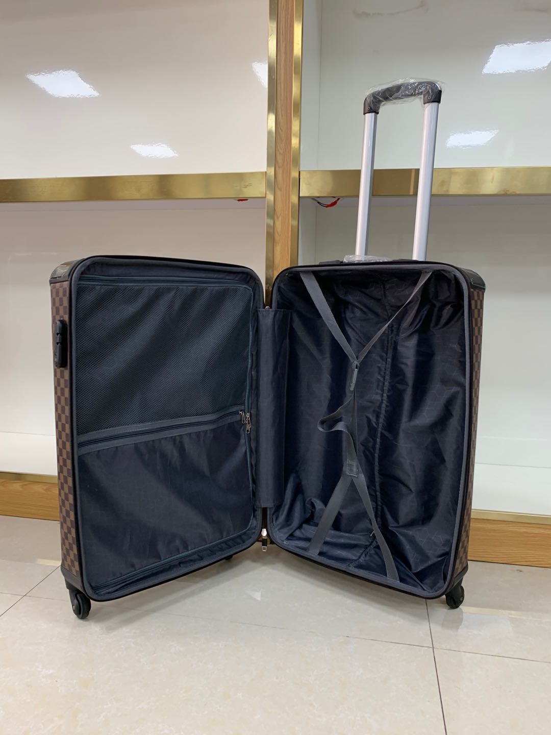 皮革新款3件套白底实物图