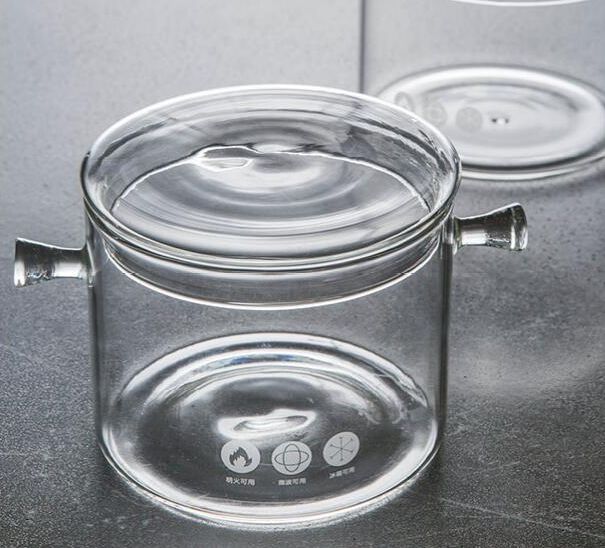In 2018, the new sales model of high borosilicate glass creative open flame direct household use glass POTS for stewing, making soup, and soaking Application Scenario
