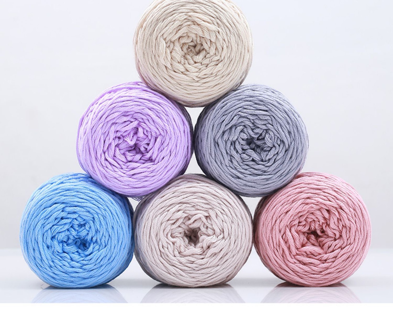 Factory direct sales of 16 strands of scarf thread for boyfriends, female self-woven scarf yarn balls, diy hand-woven thick scarf thread balls, lovers, milk cotton material packs