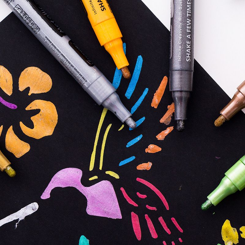Guangna Water-based marker Pen S535 Album DIY Super Cool Black Card Doodle Pen 12-color drawing pen Application Scenario