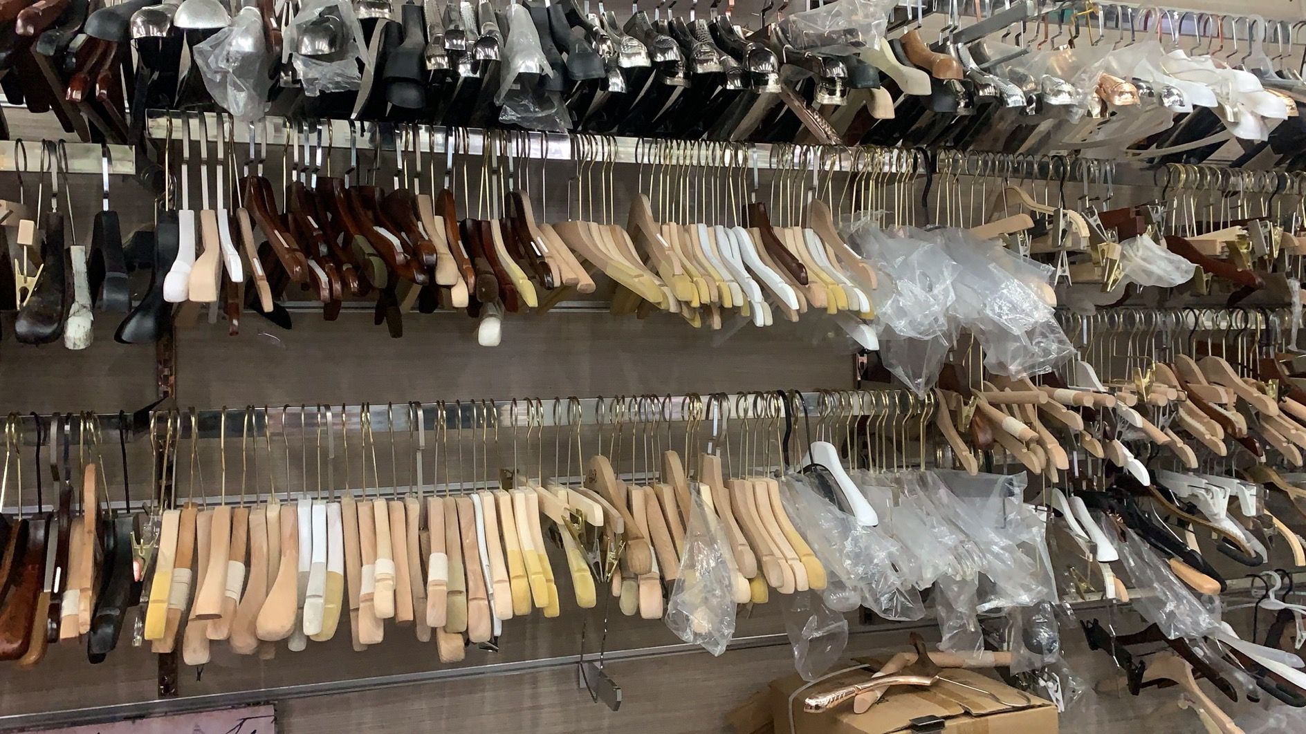 Fat Model Clothes Hanger, Store 1, 2nd Floor describe pic - 1