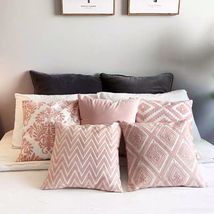 北欧简约几何刺绣花粉色抱枕靠垫客厅组合沙发枕