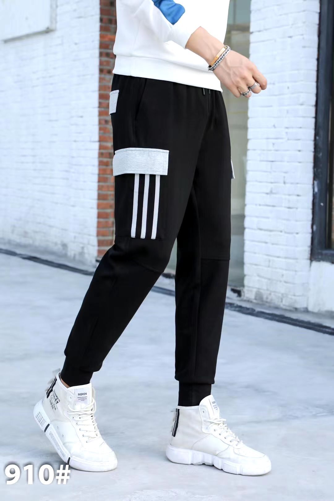 Autumn and winter thick multi-pocket pants, camouflage workwear men's pants, loose large-sized business straight-leg, outdoor casual Application Scenario