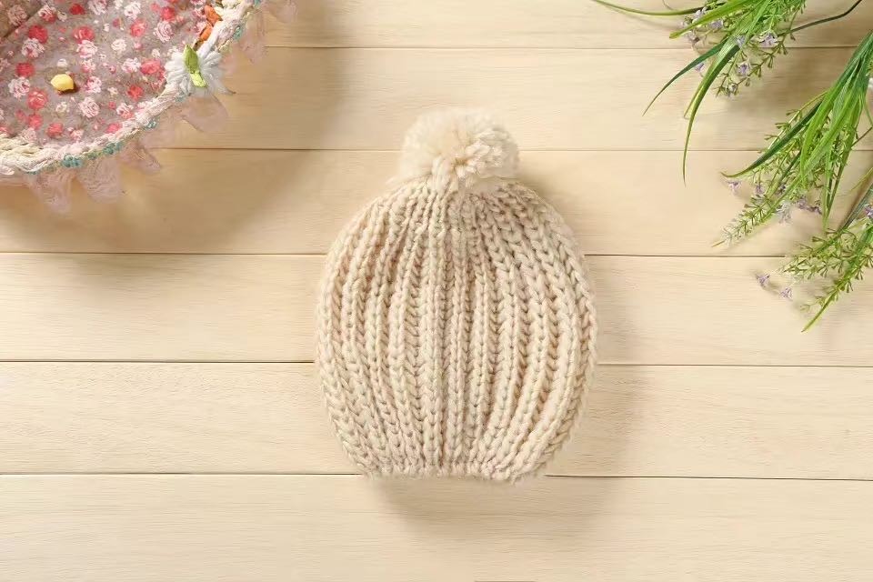 Classic Winter Ladies Candy Monochrome Big Ball Ball Handmade Knitted Hat Warm Hat Elastic Big Couple Hat undefined