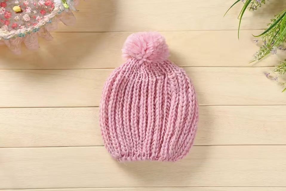 Classic Winter Ladies Candy Monochrome Big Ball Ball Handmade Knitted Hat Warm Hat Elastic Big Couple Hat details Picture