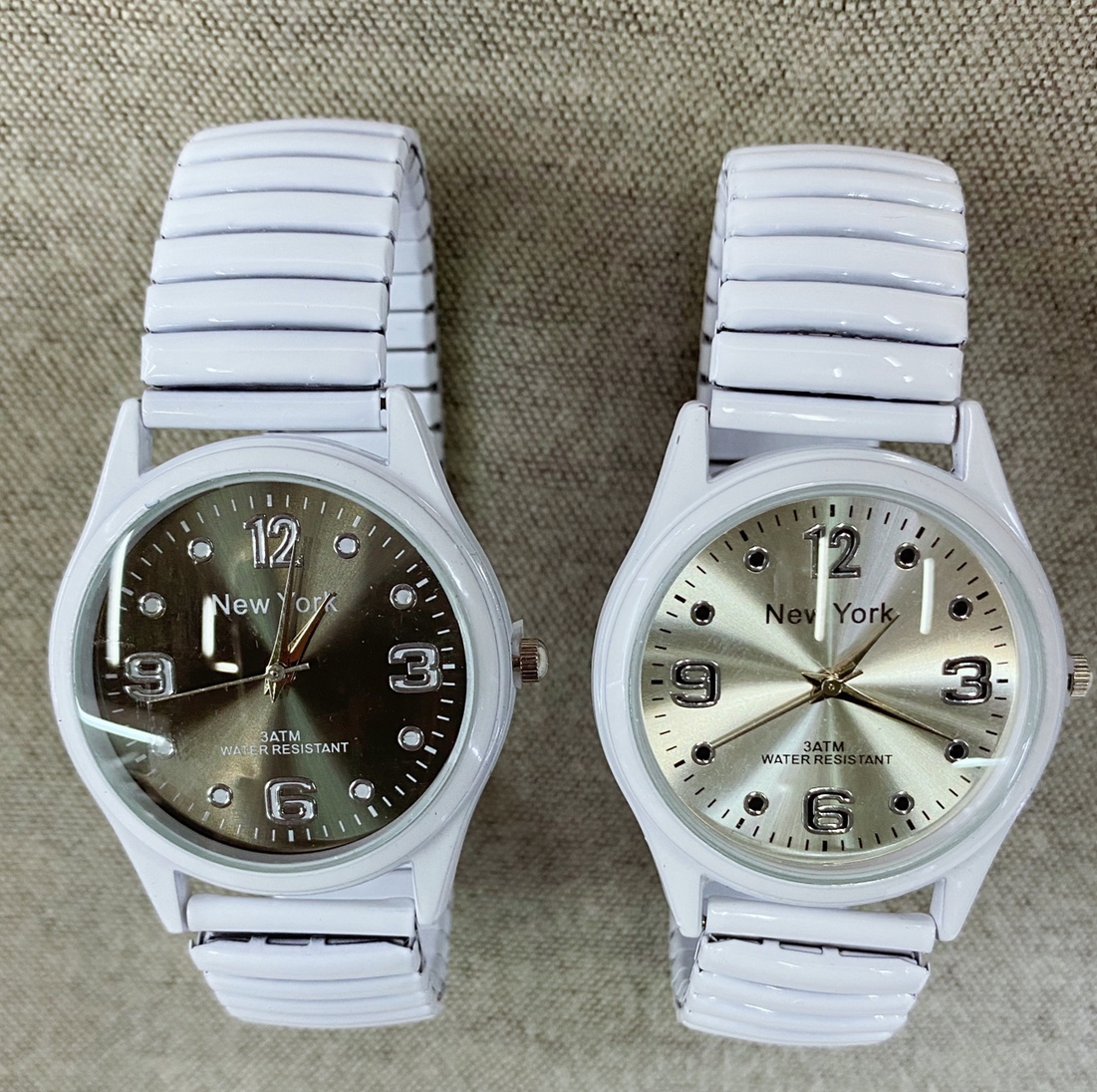 The latest white oil elastic band watch with black and white dials