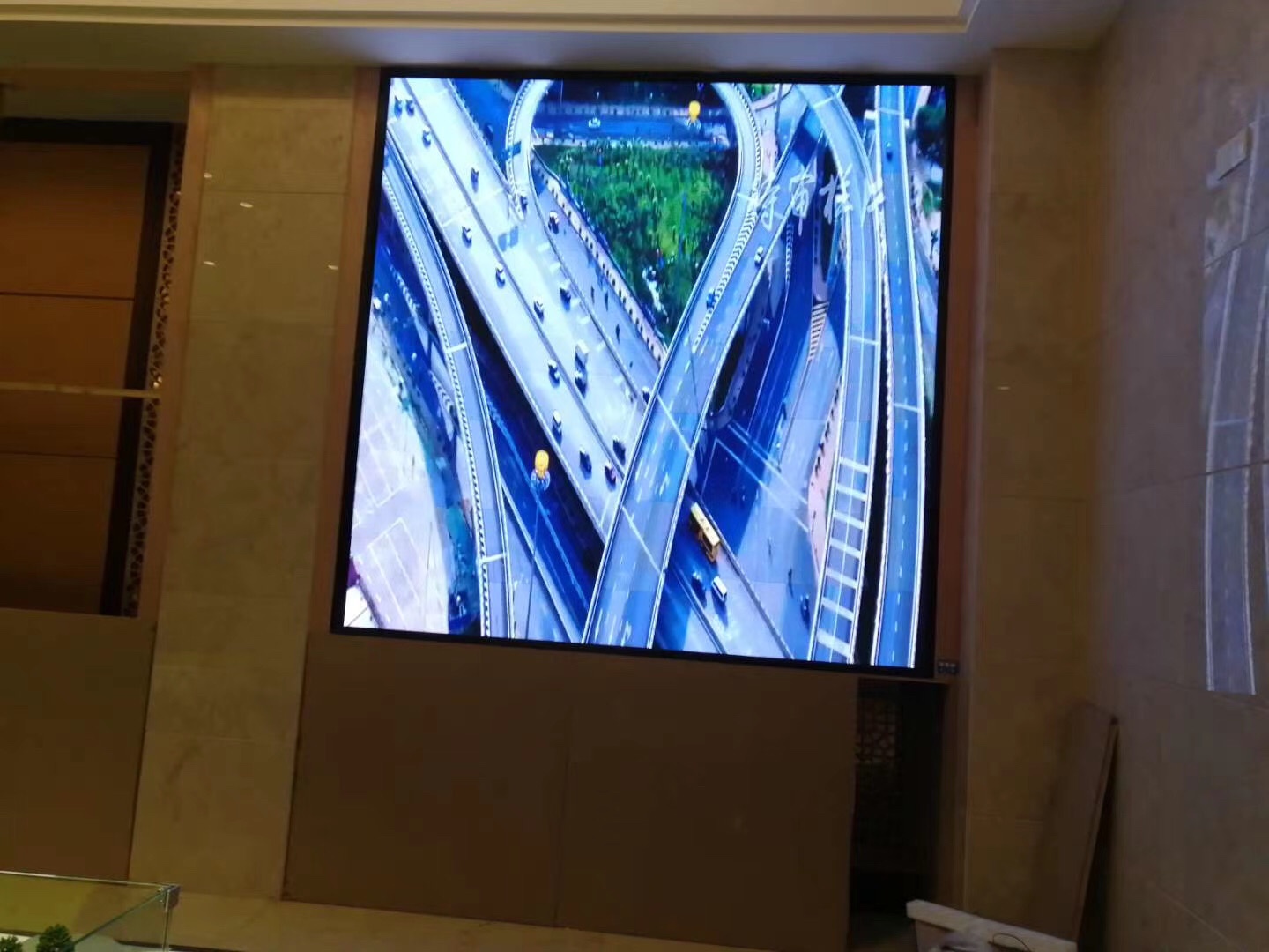 p3.91 室内压铸铝箱体全彩显示屏详情图5