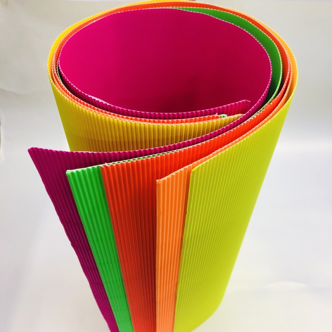 彩色美术荧光瓦楞纸 荧光DIY儿童文具礼品50*70CM