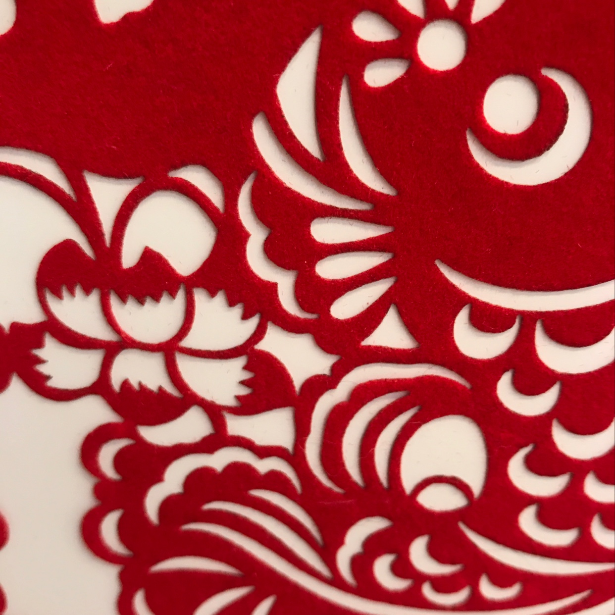 Spring Festival supplies: paper-cut lucky window decorations, velvet lucky water stickers, and window decorations details Picture