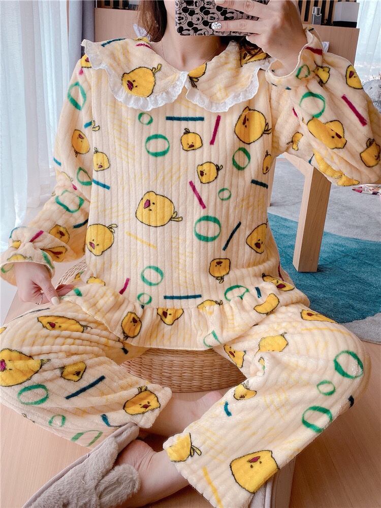 Coral fleece pajamas for women in autumn and winter, long-sleeved thin flannel letter duck home wear set, sweet and cute for students details Picture