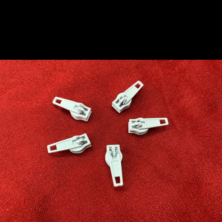 4.2#尼龙大针头喷漆拉头