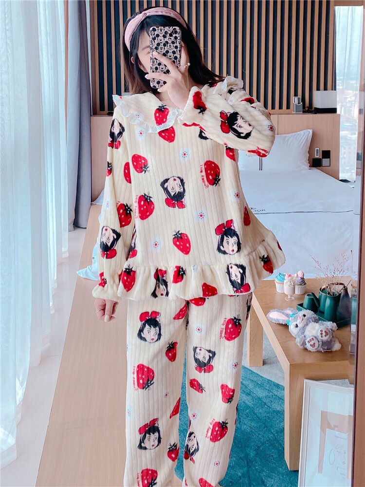 Coral fleece pajamas for women in autumn and winter, long-sleeved thin flannel letter duck home wear set, sweet and cute for students detail image 6