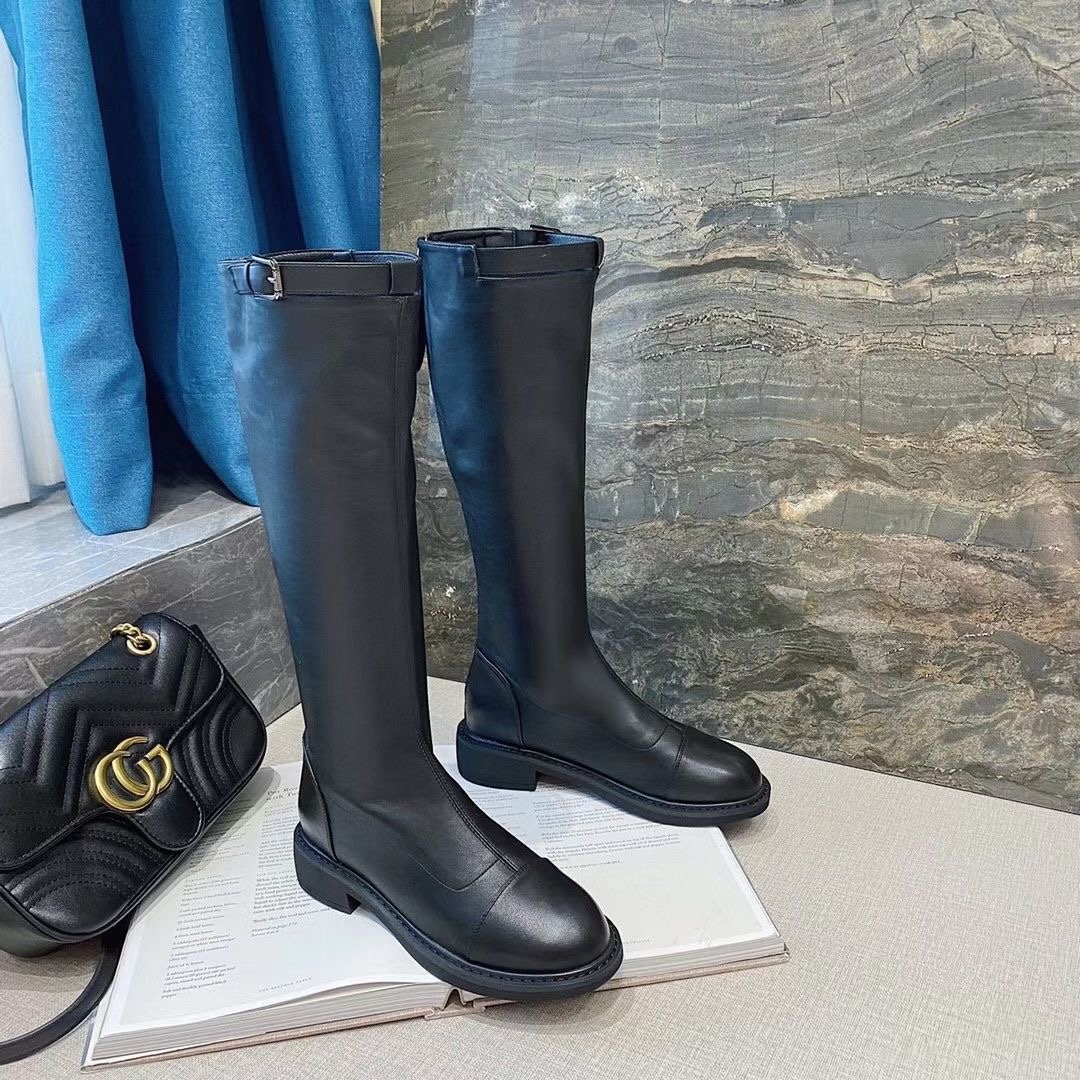 High boots are fashionable