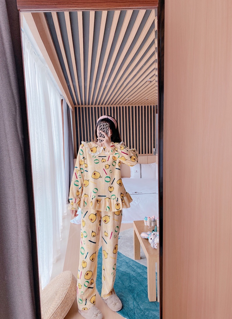 Coral fleece pajamas for women in autumn and winter, long-sleeved thin flannel letter duck home wear set, sweet and cute for students detail image 9