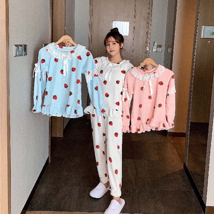 Flannel pajamas for women in winter, thick and fleece, Korean princess strawberry set, home wear, long pants, round neck Item Picture